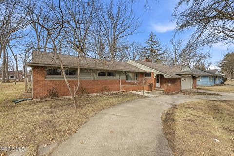 Tiny photo for 5163 Fairgreen Drive, Toledo, OH 43613 (MLS # 10004595)