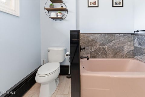 Tiny photo for 5163 Fairgreen Drive, Toledo, OH 43613 (MLS # 10004595)