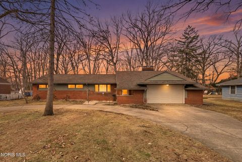 Tiny photo for 5163 Fairgreen Drive, Toledo, OH 43613 (MLS # 10004595)