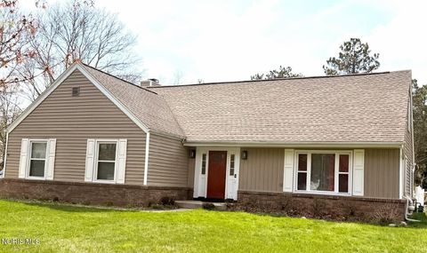 Photo of 2174 Chadbury Lane, Toledo, OH 43614 (MLS # 10006288)