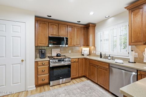 Tiny photo for 6842 Sunridge Lane, Holland, OH 43528 (MLS # 10010361)