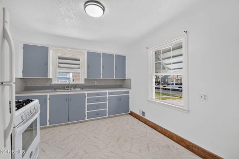 Tiny photo for 1927 Kelsey Avenue, Toledo, OH 43605 (MLS # 10013246)