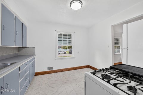 Tiny photo for 1927 Kelsey Avenue, Toledo, OH 43605 (MLS # 10013246)