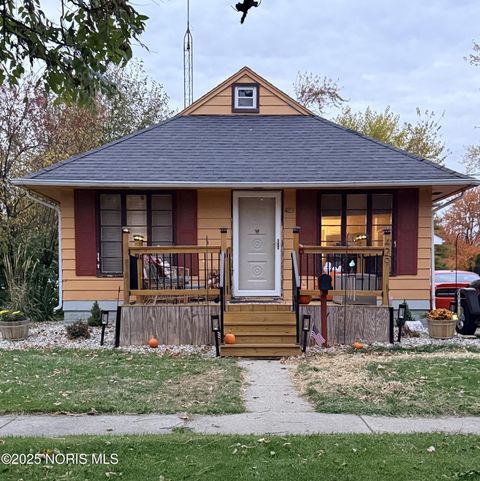 Photo of 429 W 5th Street, Perrysburg, OH 43551 (MLS # 10001455)