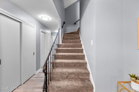 Tiny photo for 4906 Pine Ridge Road, Toledo, OH 43615 (MLS # 10004012)