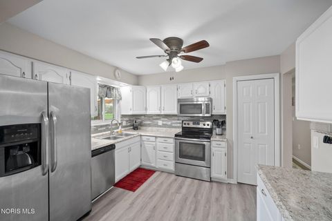 Tiny photo for 324 Southwood Drive, Perrysburg, OH 43551 (MLS # 10006601)