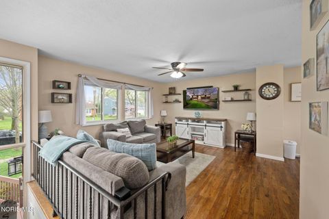 Tiny photo for 324 Southwood Drive, Perrysburg, OH 43551 (MLS # 10006601)
