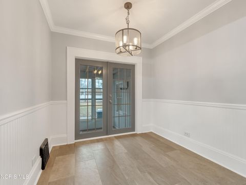 Tiny photo for 1440 W Market Street, Lima, OH 45805 (MLS # 10004809)