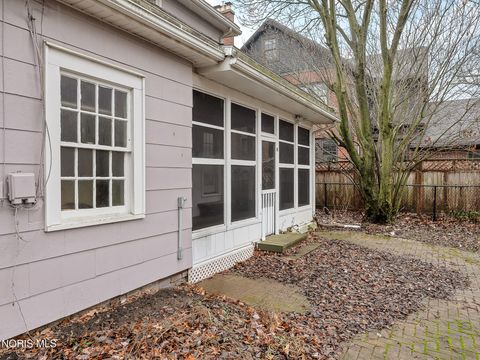 Tiny photo for 1440 W Market Street, Lima, OH 45805 (MLS # 10004809)