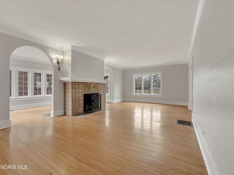 Tiny photo for 1440 W Market Street, Lima, OH 45805 (MLS # 10004809)