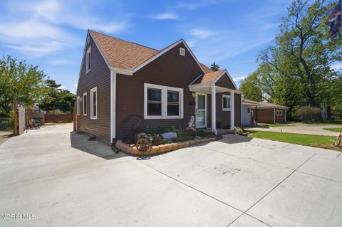 Tiny photo for 2628 124th Street, Toledo, OH 43611 (MLS # 10011771)