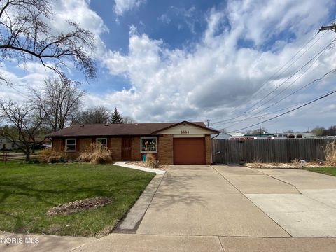 Homes For Sale - 5661 Jackman Road<br/> Toledo, OH 43613
