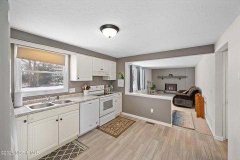 Tiny photo for 3906 Farmbrook Drive, Sylvania, OH 43560 (MLS # 10004061)