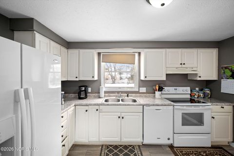 Tiny photo for 3906 Farmbrook Drive, Sylvania, OH 43560 (MLS # 10004061)