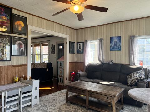 Tiny photo for 135 Mechanic Street, Clyde, OH 43410 (MLS # 10004899)