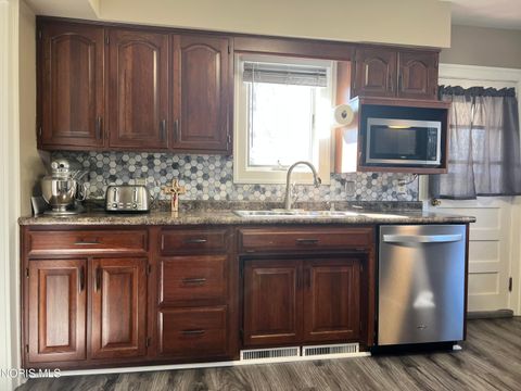 Tiny photo for 135 Mechanic Street, Clyde, OH 43410 (MLS # 10004899)