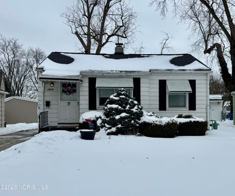 Tiny photo for 2919 Lutaway Drive, Toledo, OH 43614 (MLS # 10003774)