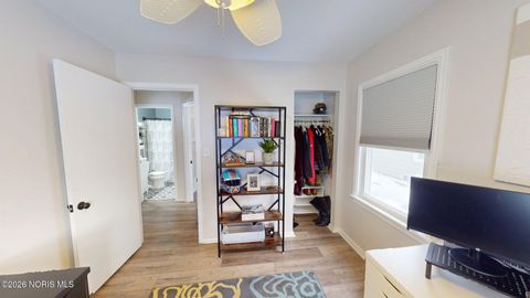 Tiny photo for 2919 Lutaway Drive, Toledo, OH 43614 (MLS # 10003774)