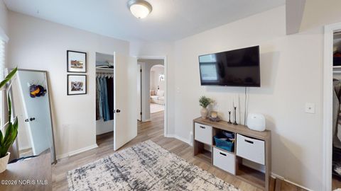 Tiny photo for 2919 Lutaway Drive, Toledo, OH 43614 (MLS # 10003774)