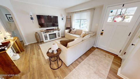 Tiny photo for 2919 Lutaway Drive, Toledo, OH 43614 (MLS # 10003774)