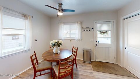 Tiny photo for 2919 Lutaway Drive, Toledo, OH 43614 (MLS # 10003774)