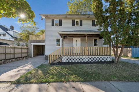Photo of 4013 Caroline Avenue, Toledo, OH 43612 (MLS # 10000231)