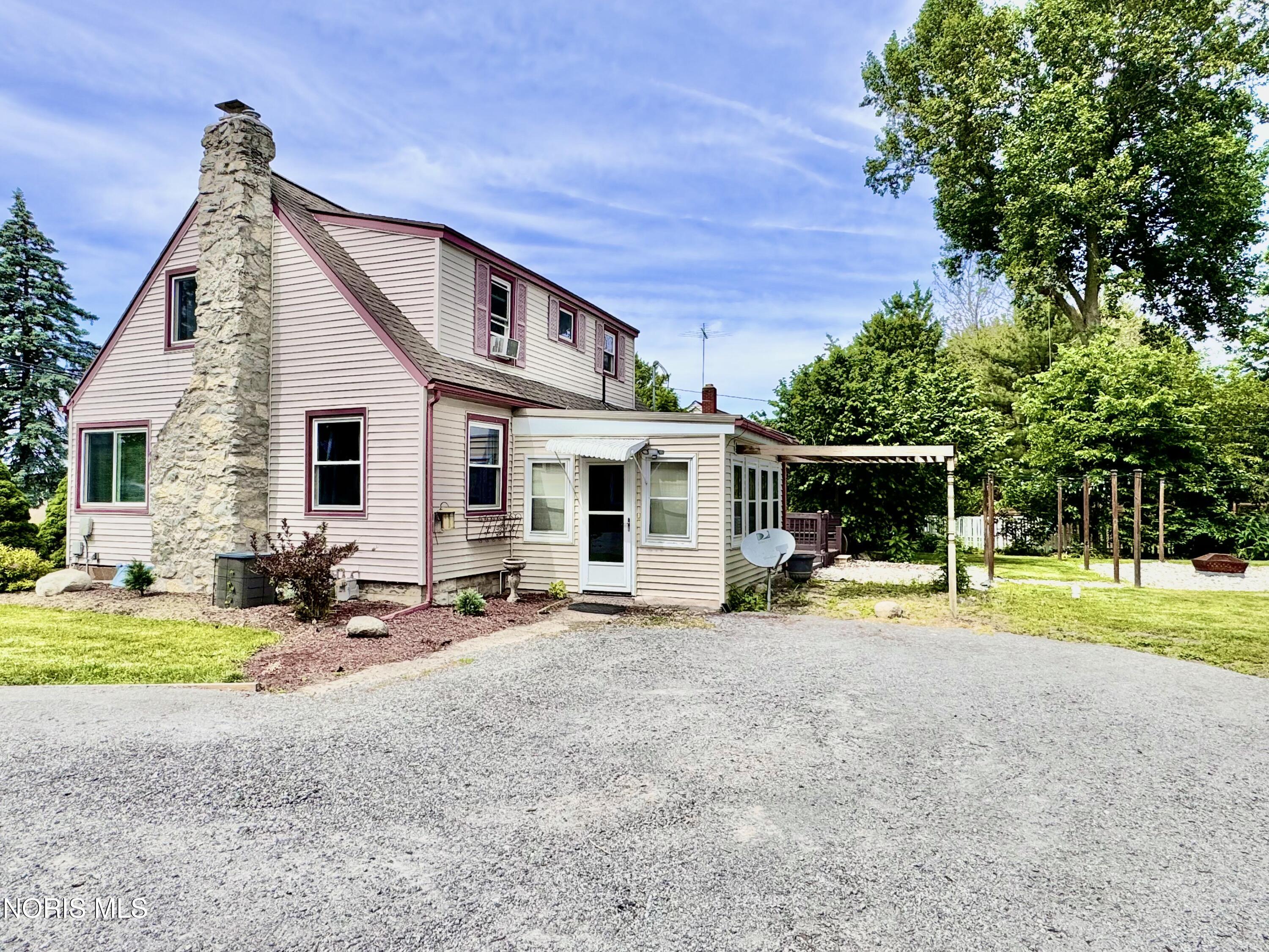 908 E High Street