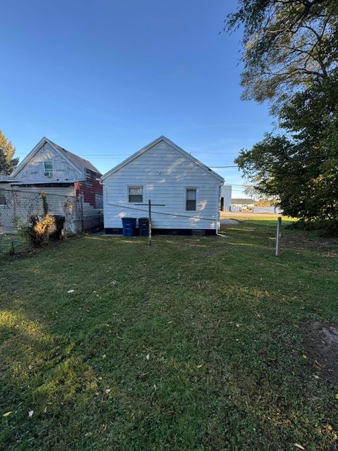 Tiny photo for 54 E Sylvania Avenue, Toledo, OH 43612 (MLS # 10000014)