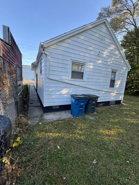 Tiny photo for 54 E Sylvania Avenue, Toledo, OH 43612 (MLS # 10000014)