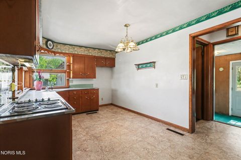 Tiny photo for 207 W Hull Street, Edgerton, OH 43517 (MLS # 10006670)