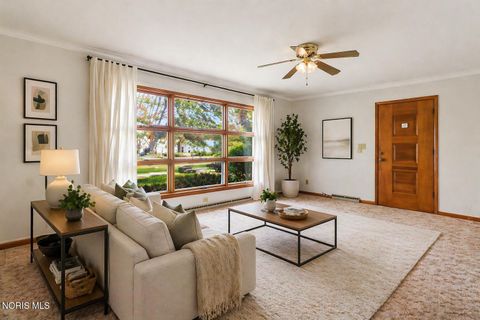 Tiny photo for 207 W Hull Street, Edgerton, OH 43517 (MLS # 10006670)