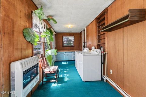 Tiny photo for 207 W Hull Street, Edgerton, OH 43517 (MLS # 10006670)