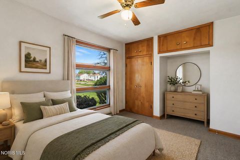 Tiny photo for 207 W Hull Street, Edgerton, OH 43517 (MLS # 10006670)