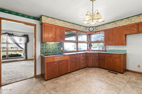 Tiny photo for 207 W Hull Street, Edgerton, OH 43517 (MLS # 10006670)