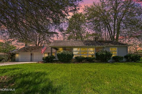 Photo of 207 W Hull Street, Edgerton, OH 43517 (MLS # 10006670)