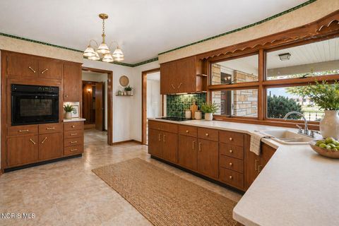 Tiny photo for 207 W Hull Street, Edgerton, OH 43517 (MLS # 10006670)