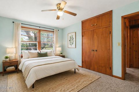 Tiny photo for 207 W Hull Street, Edgerton, OH 43517 (MLS # 10006670)