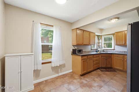 Tiny photo for 1934 Berdan Avenue, Toledo, OH 43613 (MLS # 10011655)