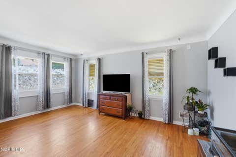 Tiny photo for 1934 Berdan Avenue, Toledo, OH 43613 (MLS # 10011655)