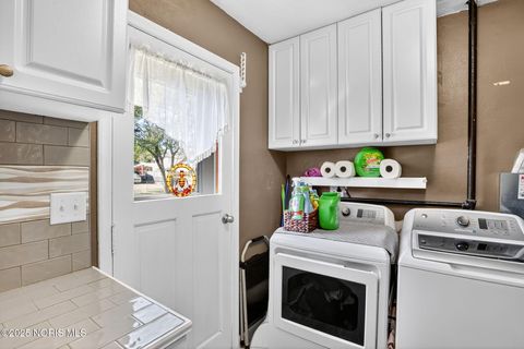 Tiny photo for 1135 Richland Street, Maumee, OH 43537 (MLS # 10000553)
