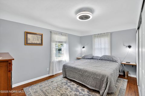 Tiny photo for 1135 Richland Street, Maumee, OH 43537 (MLS # 10000553)