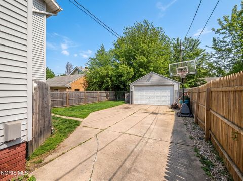 Tiny photo for 4316 Jackman Road, Toledo, OH 43612 (MLS # 10007881)