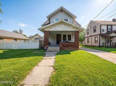 Photo of 4316 Jackman Road, Toledo, OH 43612 (MLS # 10007881)