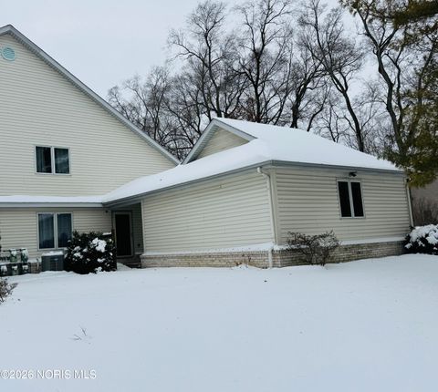 Tiny photo for 2132 The Bluffs Blfs, Toledo, OH 43615 (MLS # 10003626)