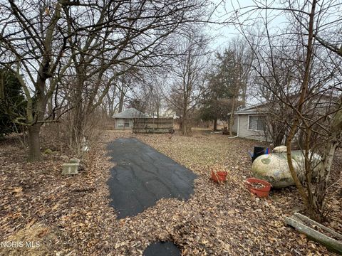 Tiny photo for 2046 Duchesse Drive, Oregon, OH 43616 (MLS # 10004700)