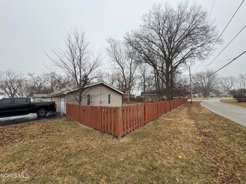 Tiny photo for 2046 Duchesse Drive, Oregon, OH 43616 (MLS # 10004700)