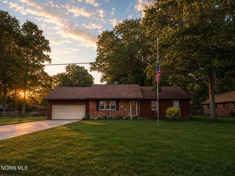 Homes For Sale - 26870 W Woodland Court<br/> Wood County, Millbury, OH 43447