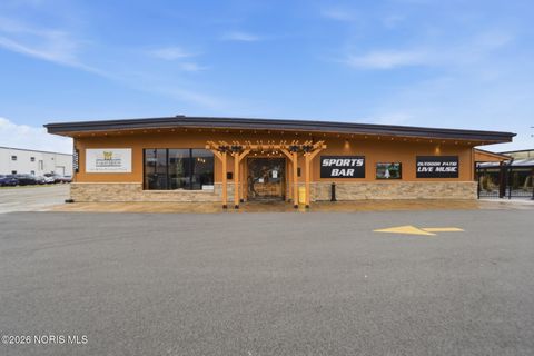 Photo of 2330 Bright Road, Findlay, OH 45840 (MLS # 10003417)