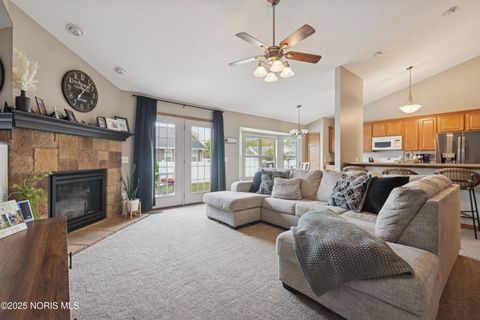 Tiny photo for 1119 Tara Oaks Drive, Findlay, OH 45840 (MLS # 10000145)