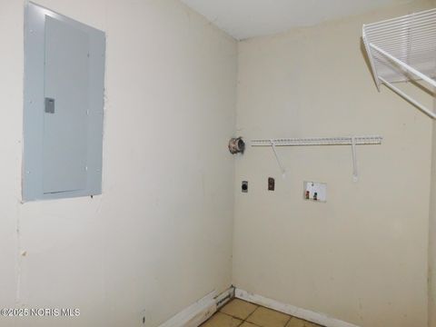 Tiny photo for 2906 Elmwood Drive, Sylvania, OH 43560 (MLS # 10000309)